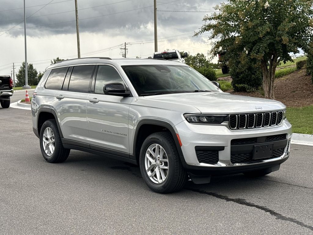 2021 Jeep Grand Cherokee Laredo photo 6