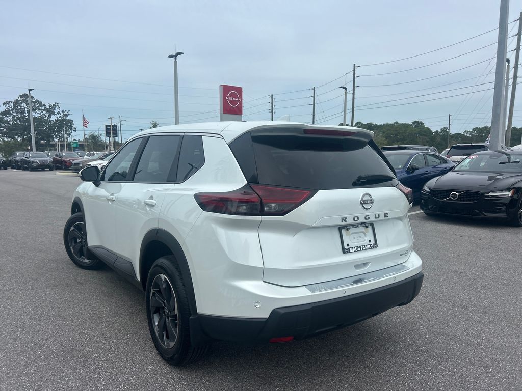 2026 Nissan Rogue SV photo 4