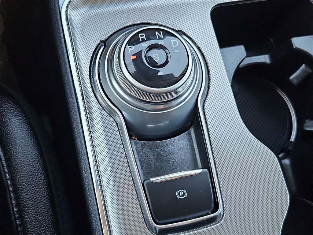 2023 Ford Edge Titanium photo 16