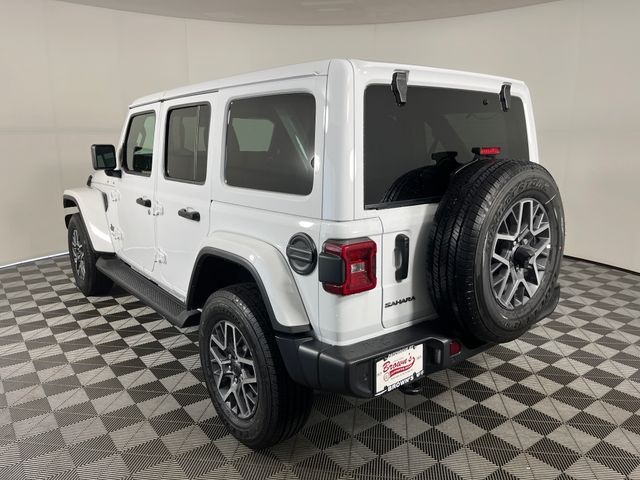 2025 Jeep Wrangler Sahara photo 3