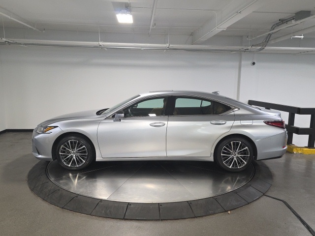 2023 Lexus ES 350 photo 3