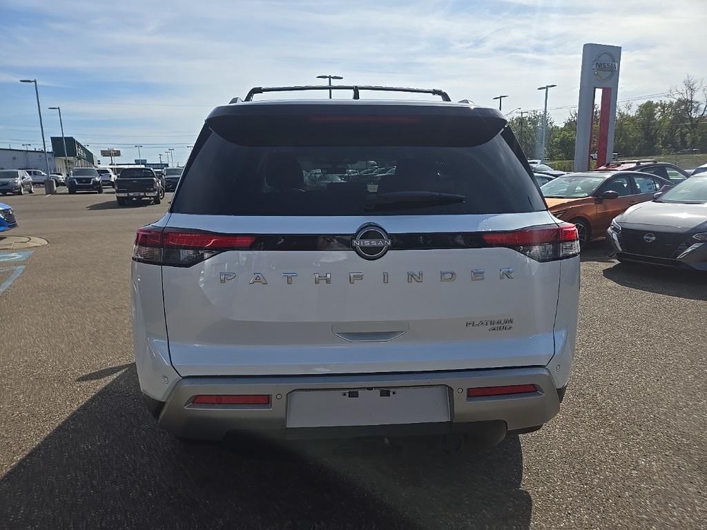 2025 Nissan Pathfinder Platinum photo 5