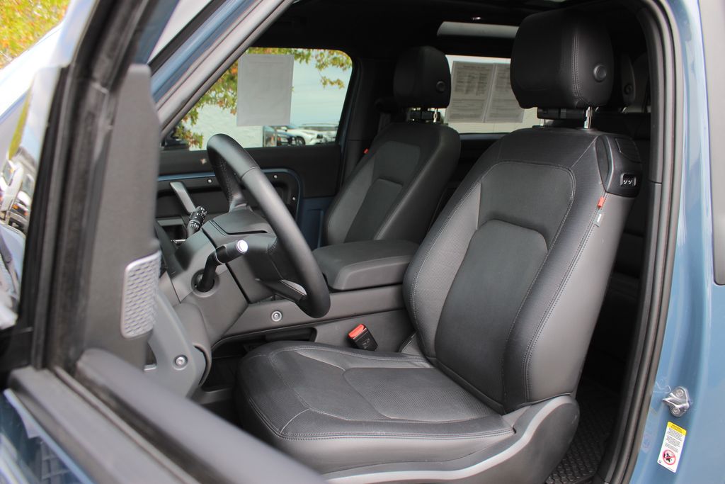 2024 Land Rover Defender 90 X-Dynamic SE photo 16