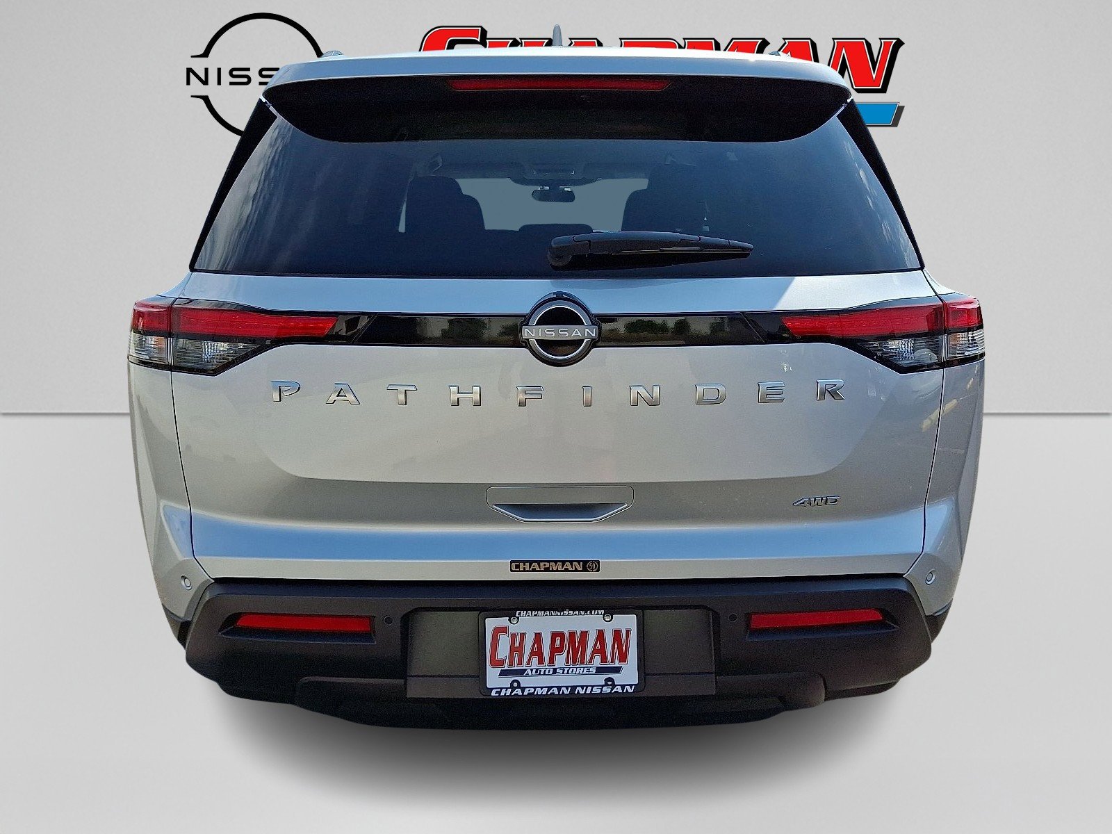 2025 Nissan Pathfinder SV photo 2