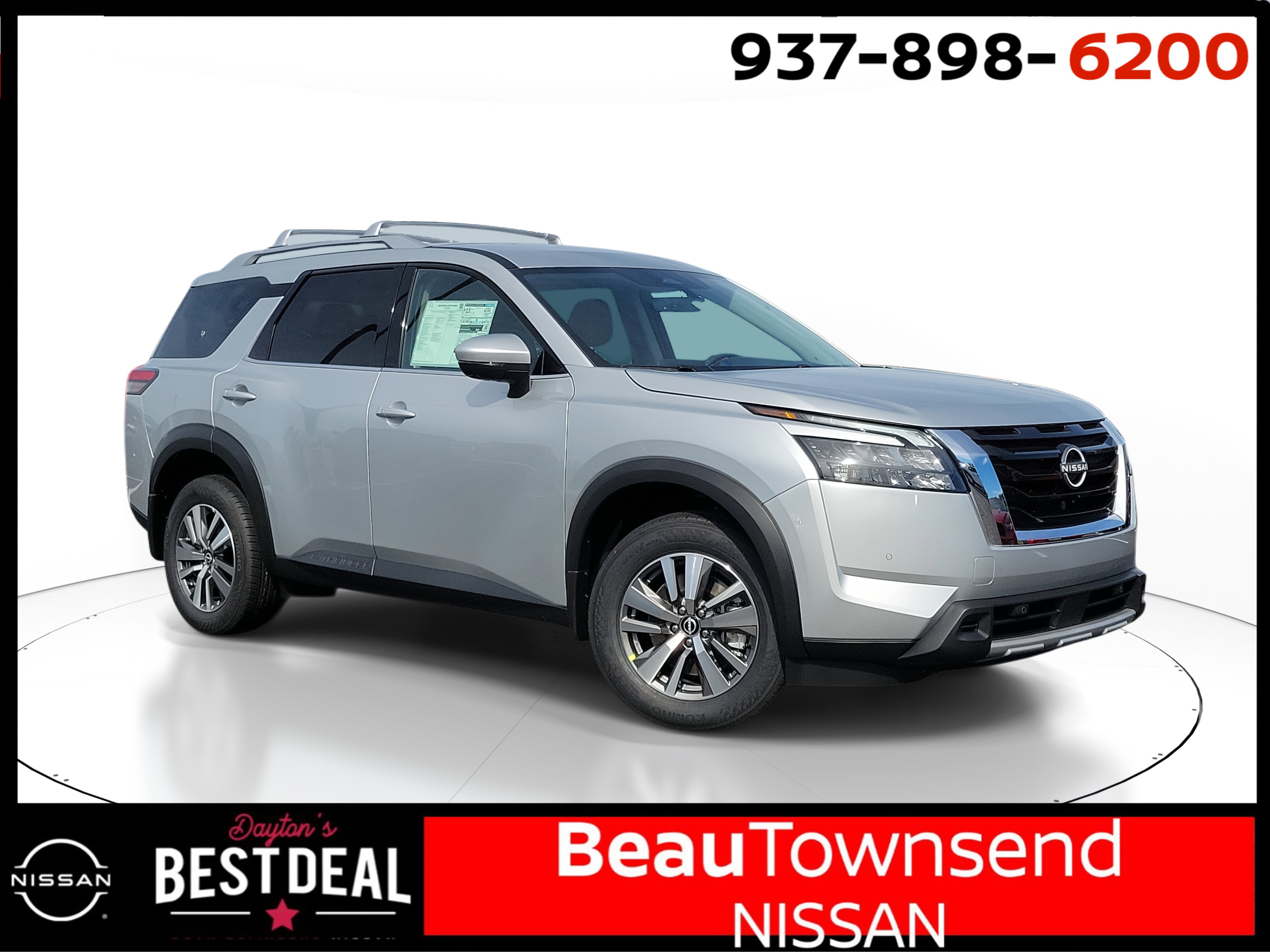 2025 Nissan Pathfinder SL's photo