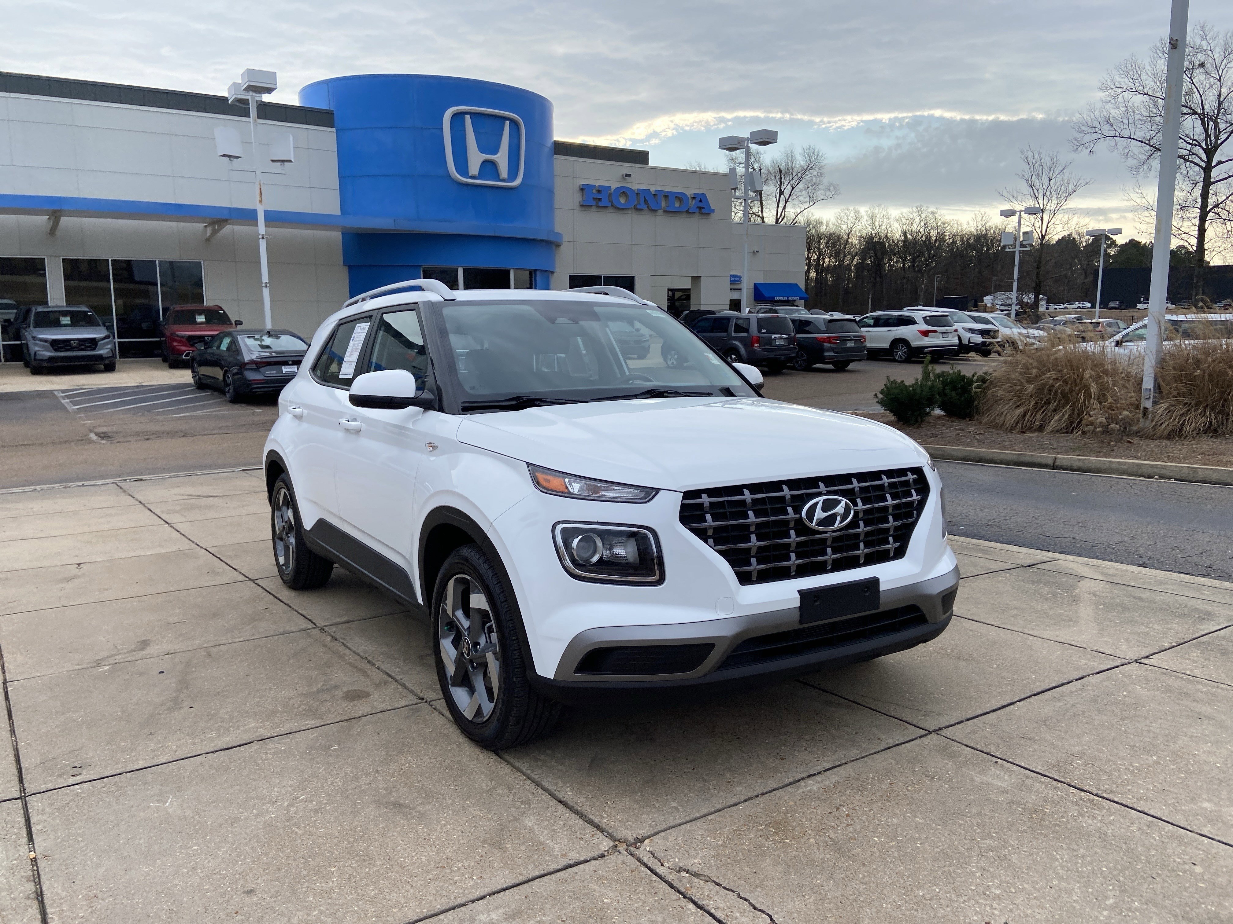 Used 2025 Hyundai Venue SEL with VIN KMHRC8A35SU388789 for sale in Ridgeland, MS