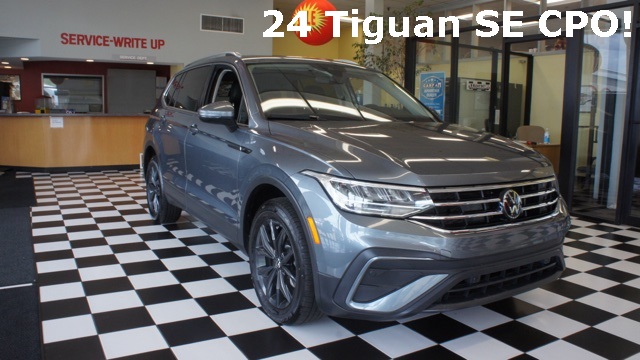 2024 Volkswagen Tiguan SE's photo