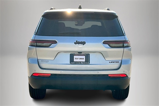 2025 Jeep Grand Cherokee Limited photo 3