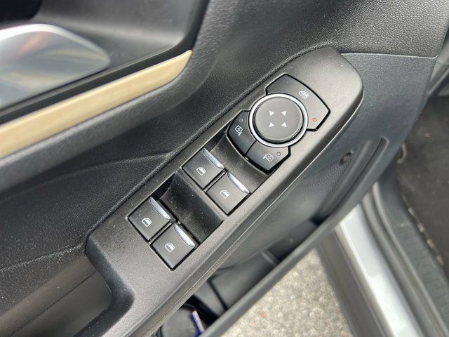 2021 Ford Escape Titanium photo 4