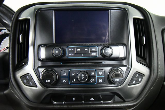 2016 Chevrolet Silverado 1500 LTZ photo 3