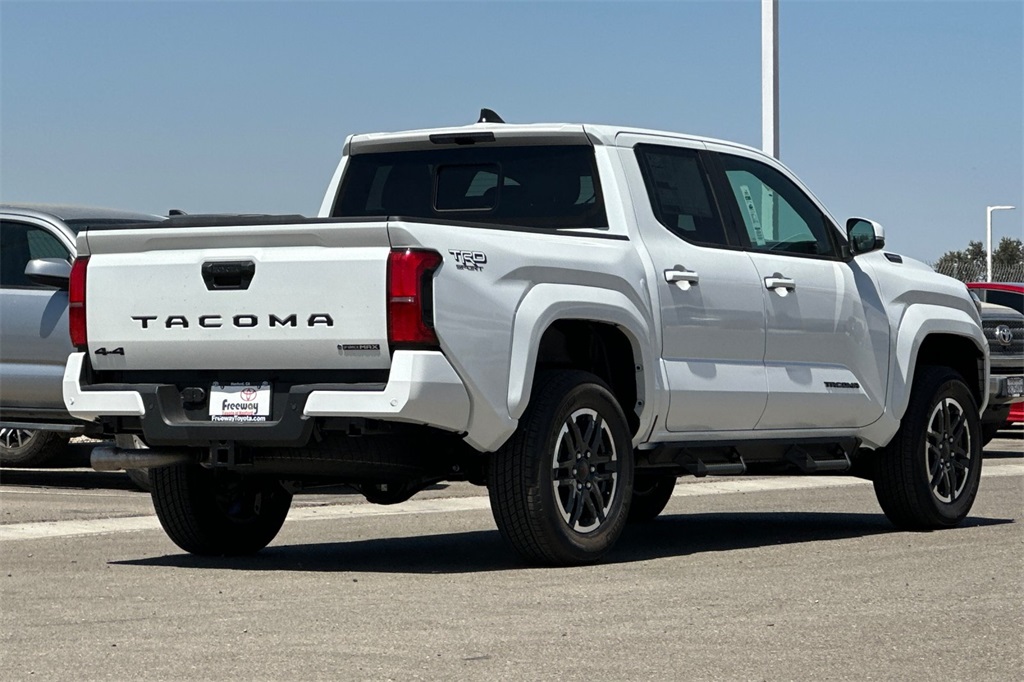 2025 Toyota Tacoma TRD Sport 4x4 Double Cab photo 4
