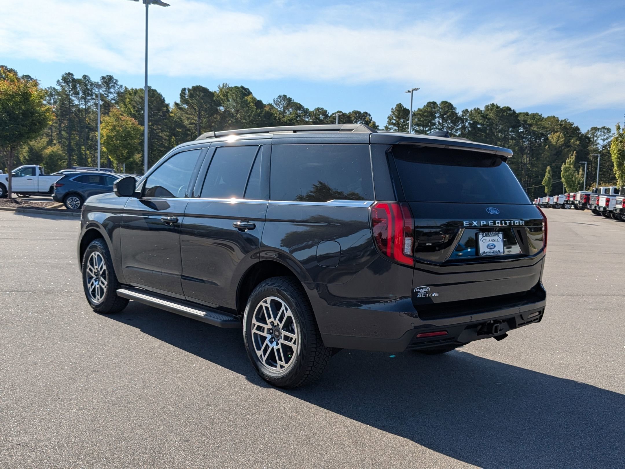 2025 Ford Expedition photo 7