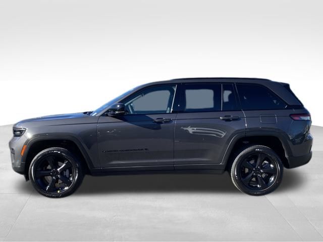 2025 Jeep Grand Cherokee Altitude X photo 4