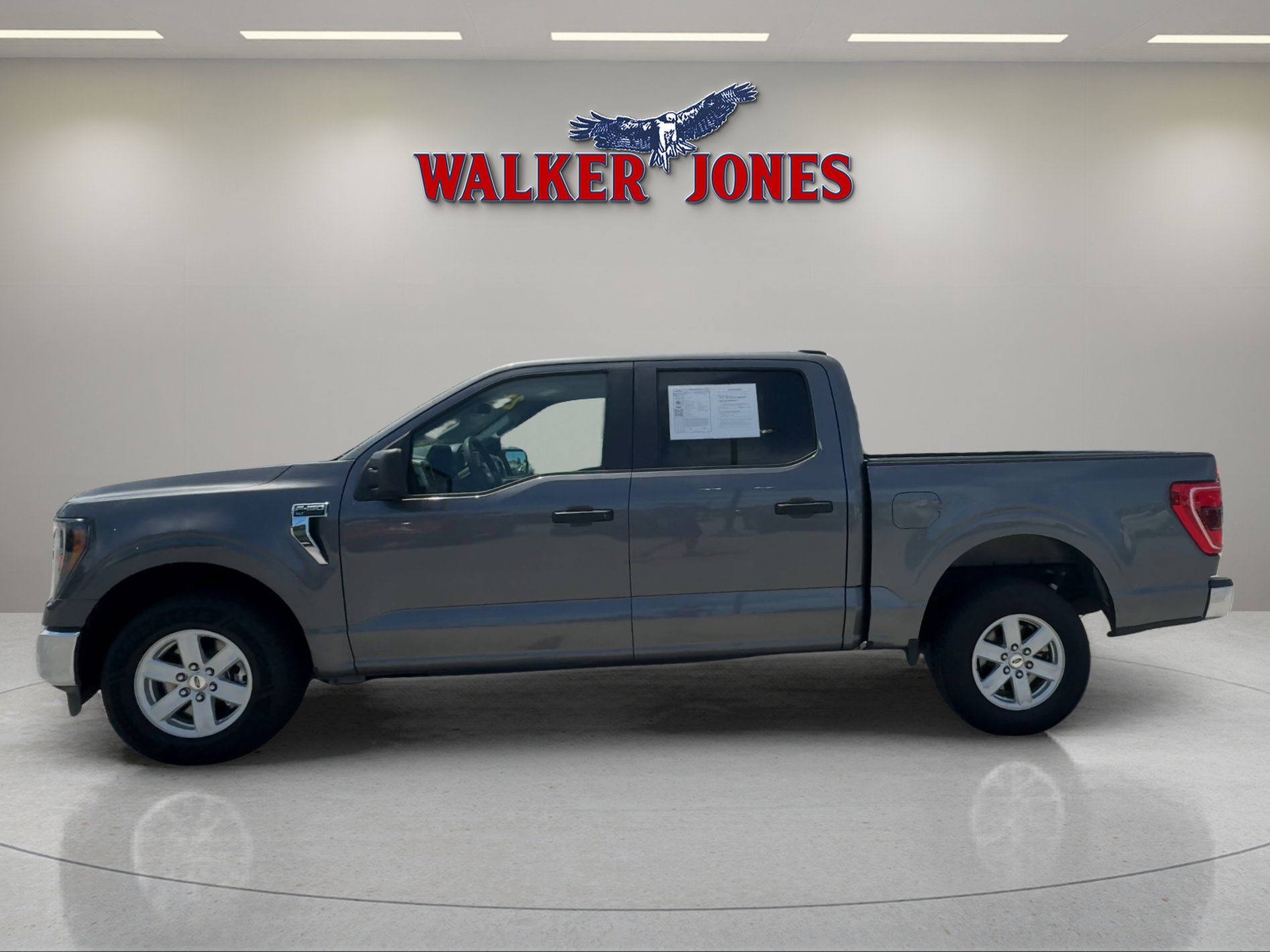 2023 Ford F-150 XLT photo 3