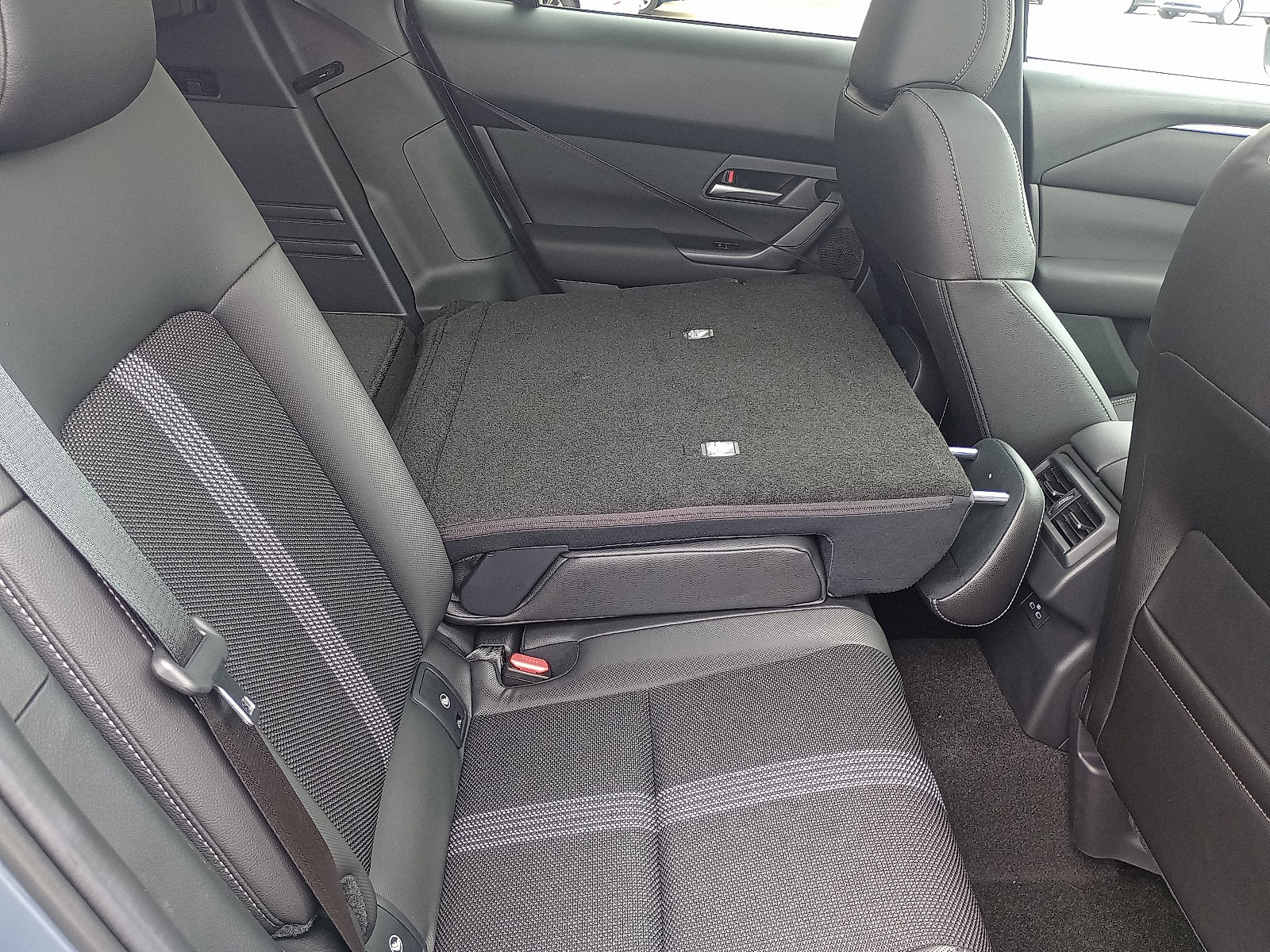 2025 Mazda CX-50 2.5 S Premium photo 8