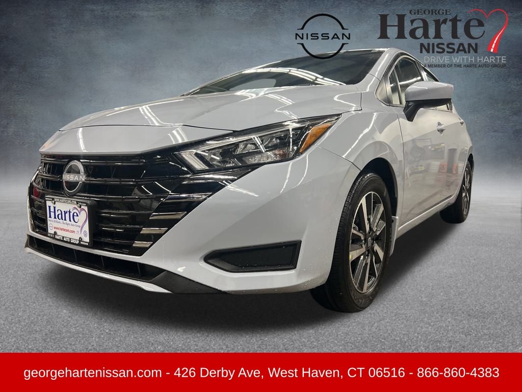 2025 Nissan Versa SV's photo