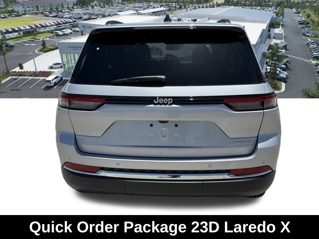 2025 Jeep Grand Cherokee Laredo X photo 3