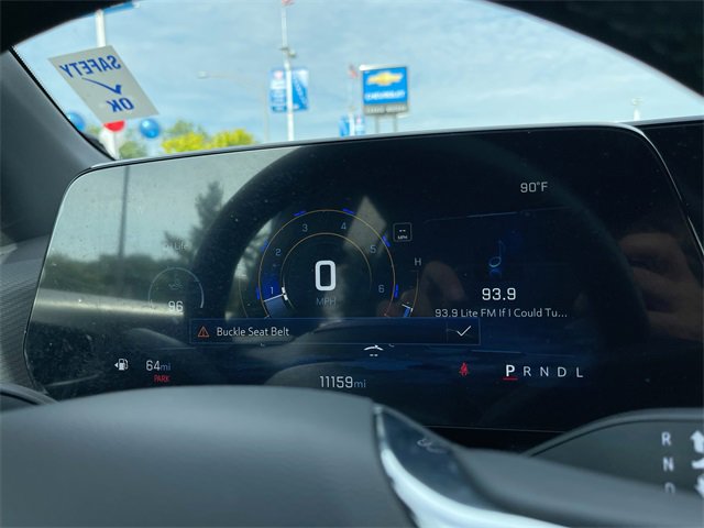 2025 Chevrolet Equinox LT photo 3