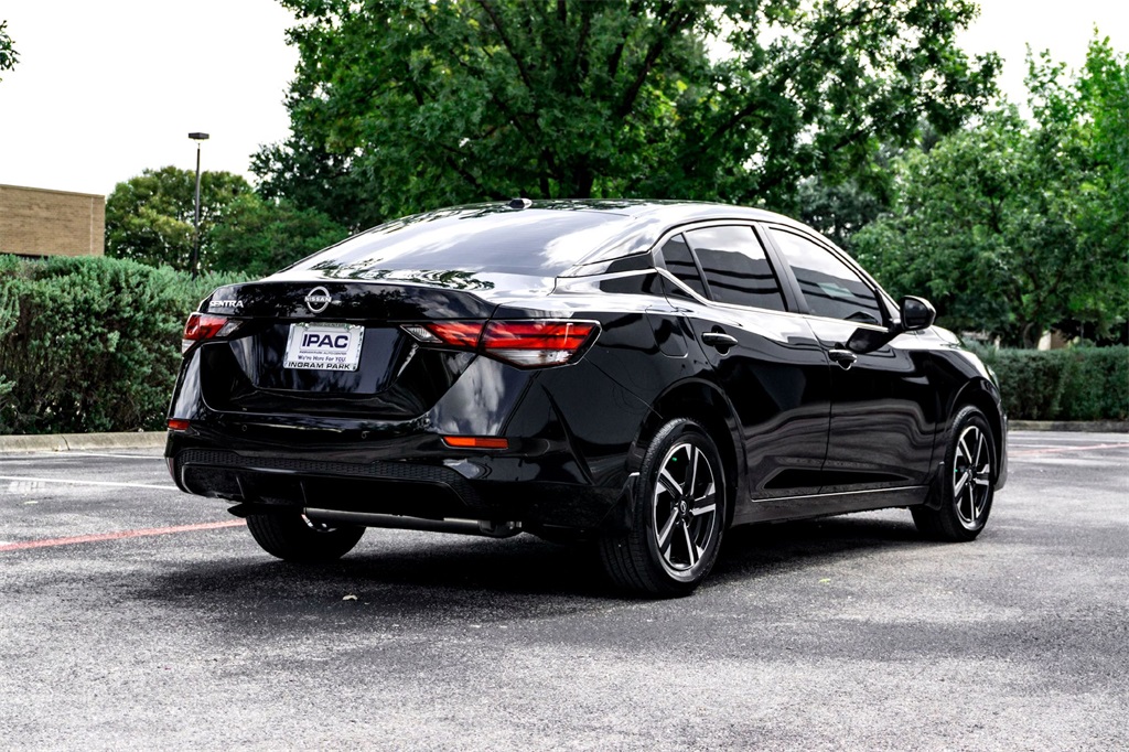 2025 Nissan Sentra SV photo 3