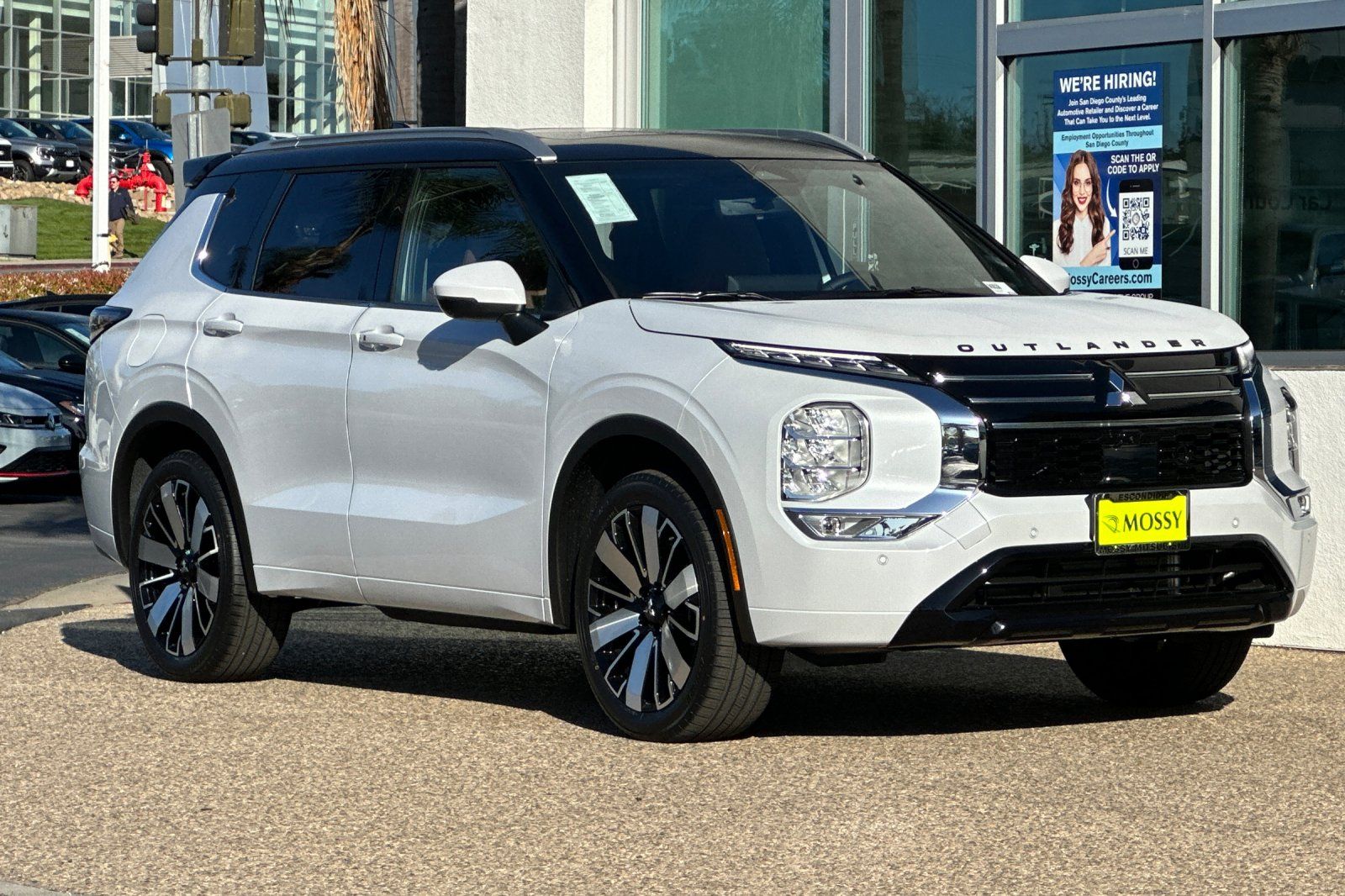 2025 Mitsubishi Outlander SEL photo 2