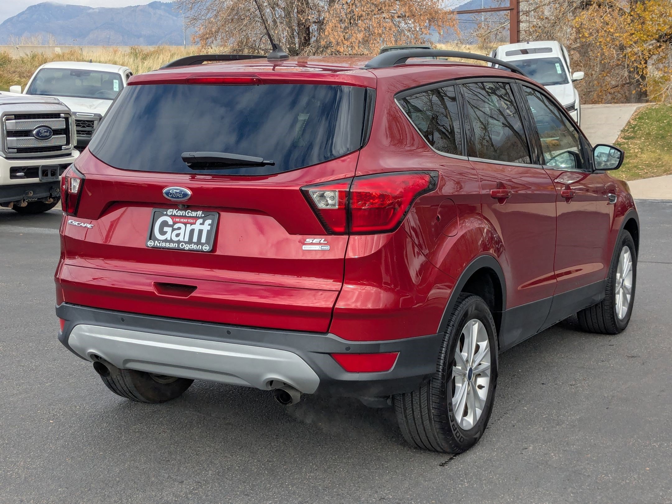 2019 Ford Escape SEL photo 3