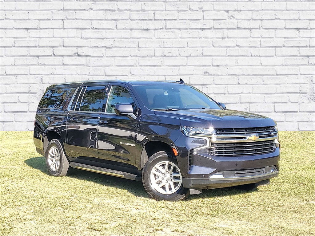 2023 Chevrolet Suburban LT's photo