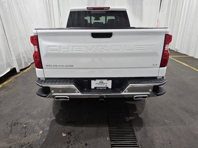 2025 Chevrolet Silverado 1500 LT photo 4