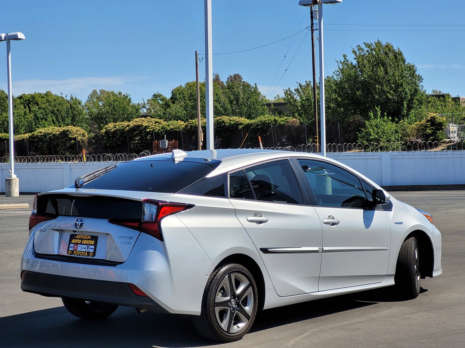 2021 Toyota Prius Limited photo 3