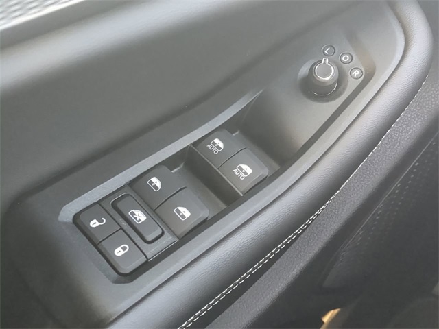 2025 Jeep Grand Cherokee Laredo Altitude photo 26