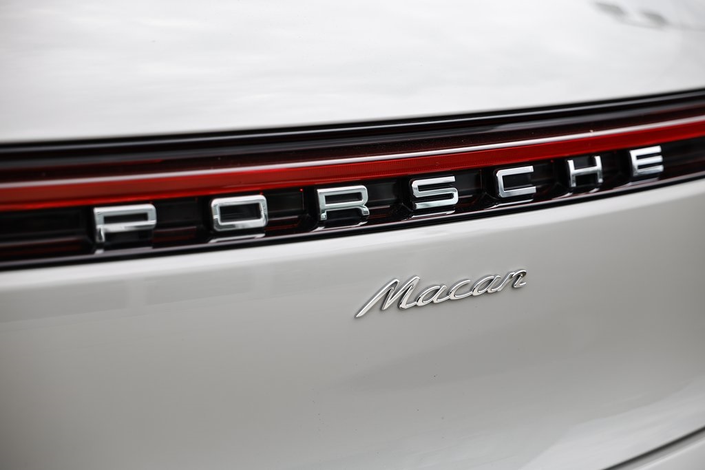 2025 Porsche Macan T photo 15
