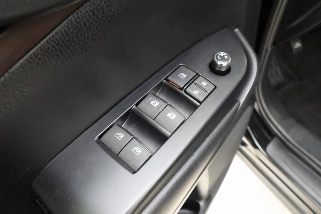 2019 Toyota Highlander LE photo 9