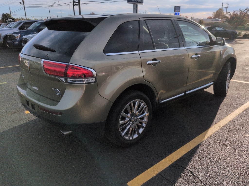 2013 Lincoln MKX photo 3