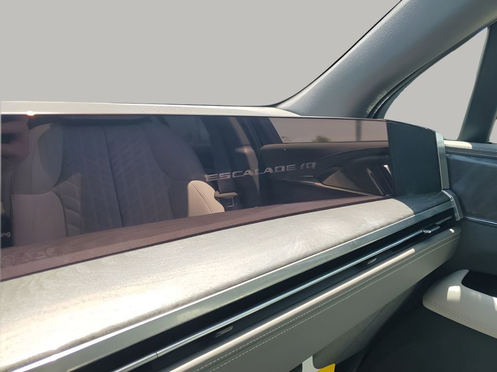 2026 Cadillac Escalade IQ Luxury photo 36