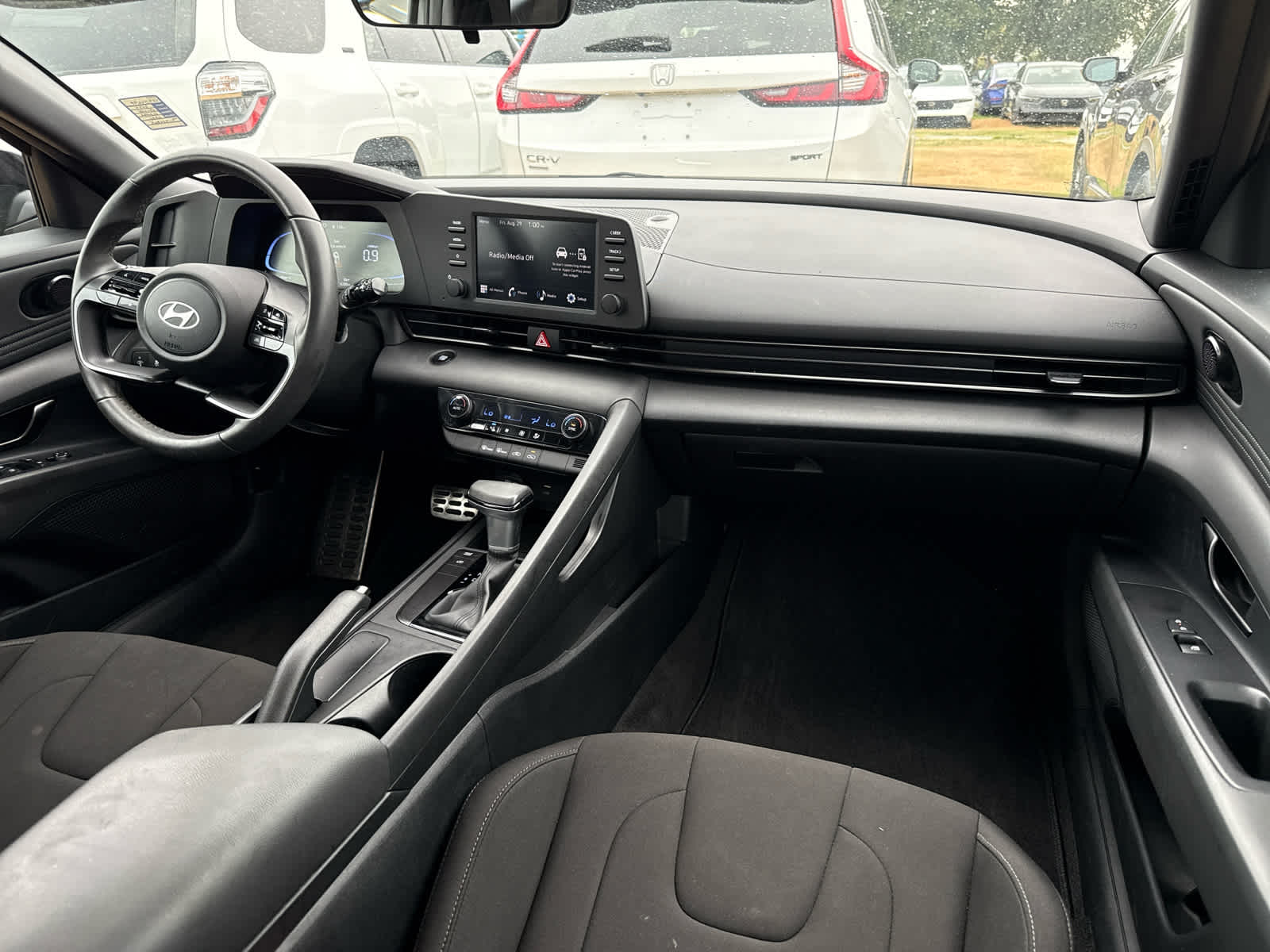 2025 Hyundai Elantra SEL Sport photo 18