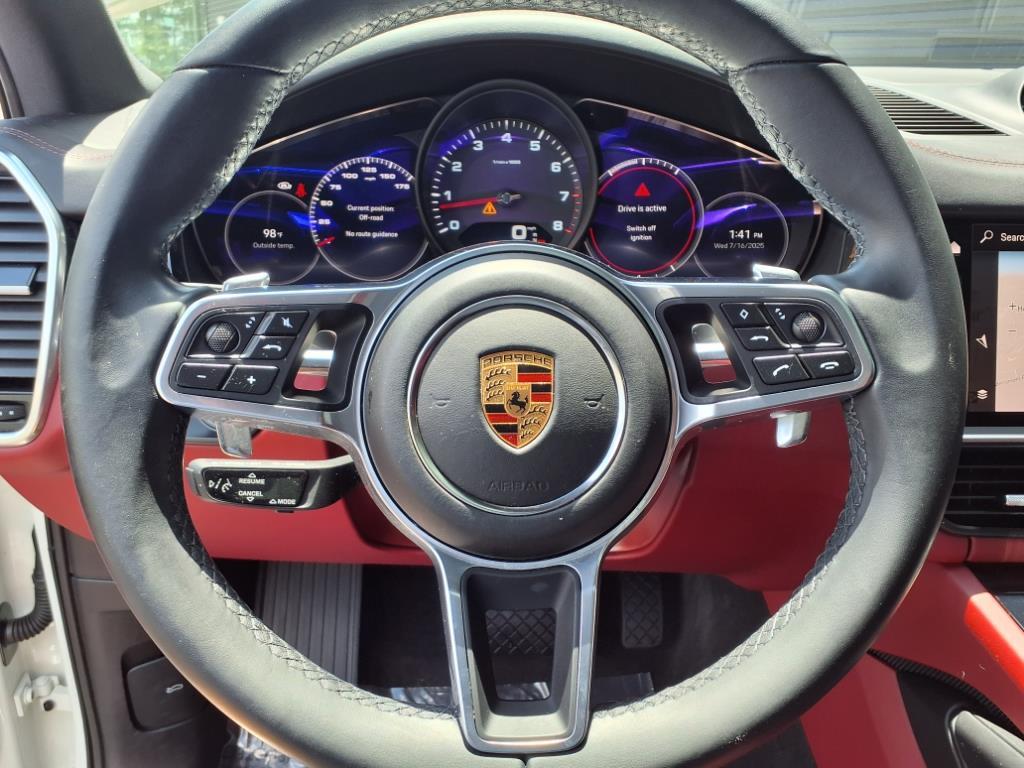 2023 Porsche Cayenne Base photo 16