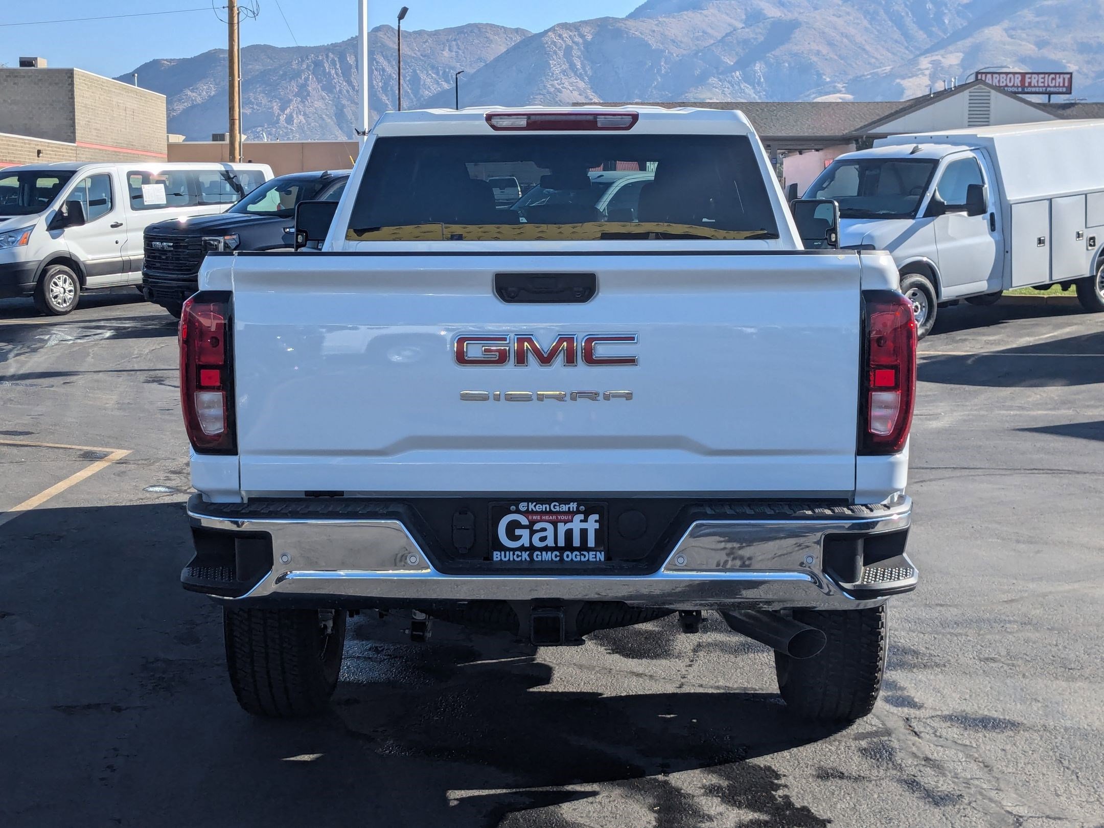 2025 Gmc Sierra 3500 HD Pro photo 4