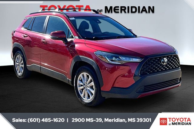 2022 Toyota Corolla Cross LE's photo