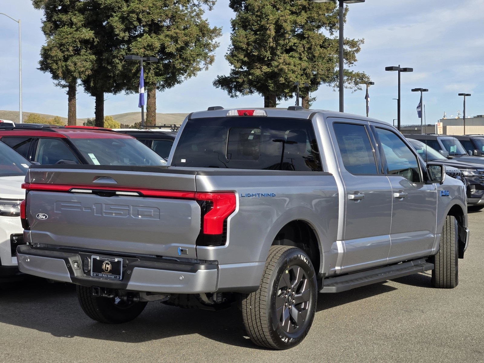 2025 Ford F-150 Lightning Lariat photo 4