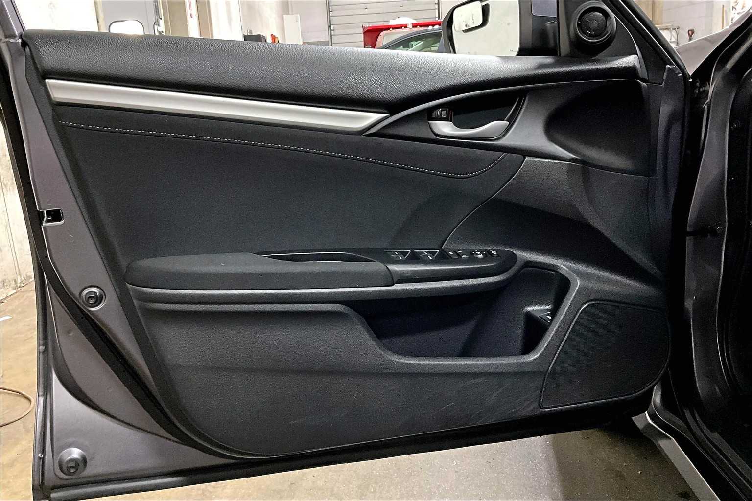 2021 Honda Civic EX photo 19