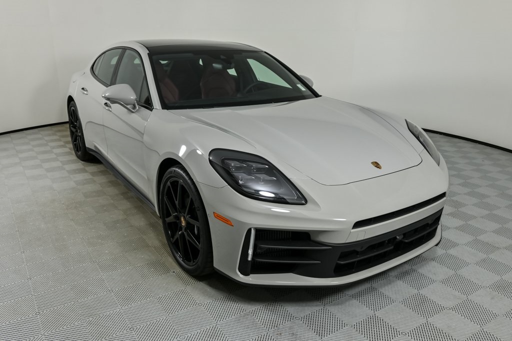 2025 Porsche Panamera Base photo 22