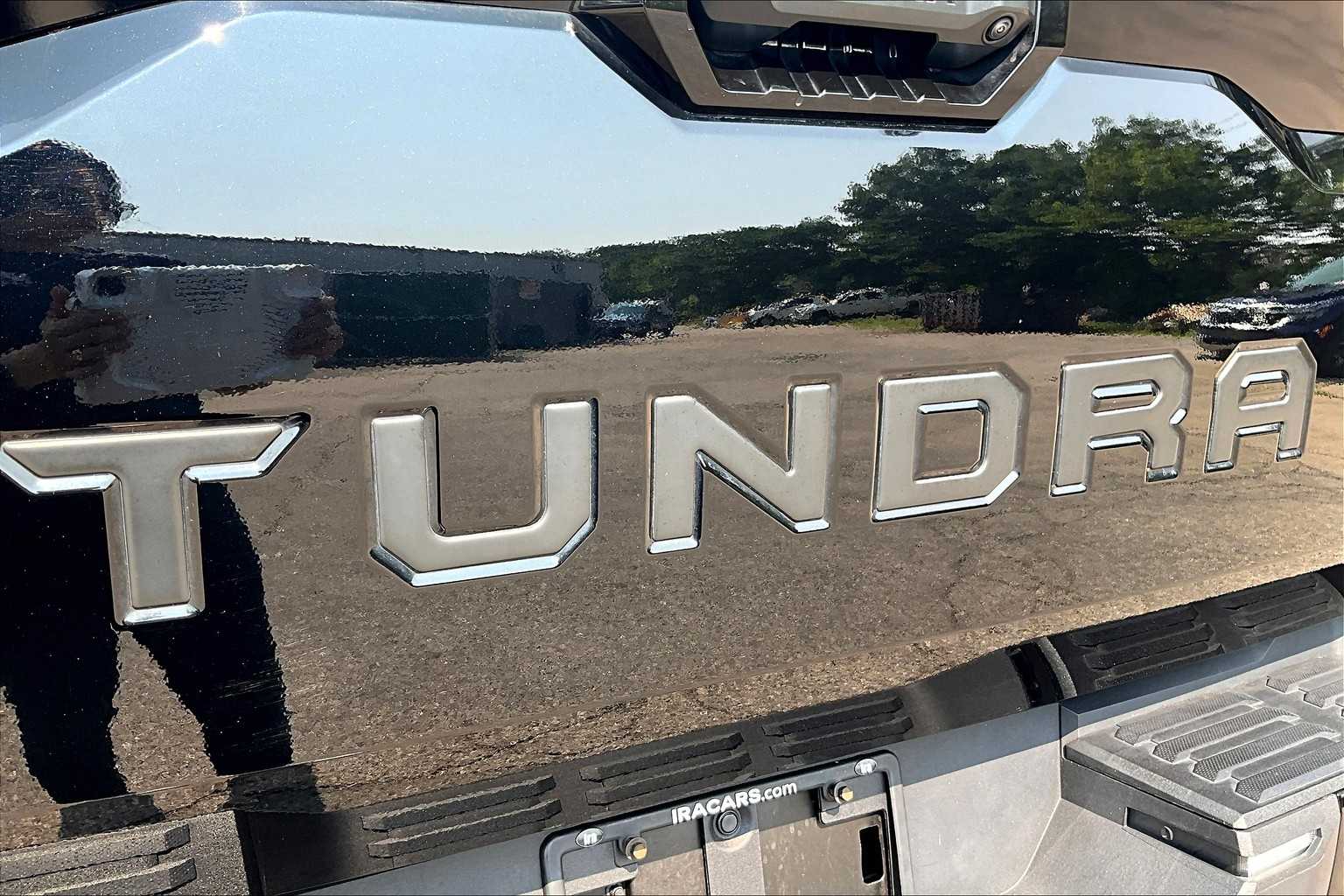 2024 Toyota Tundra SR5 CrewMax photo 9