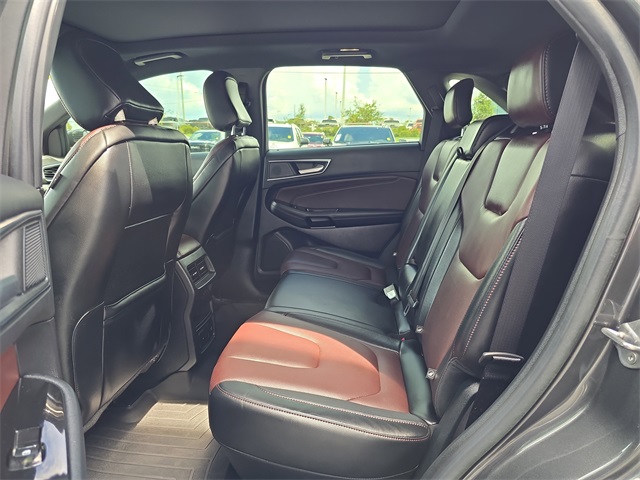 2020 Ford Edge Titanium photo 14