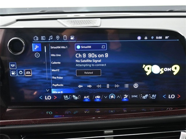 2024 Chevrolet Traverse RS photo 2