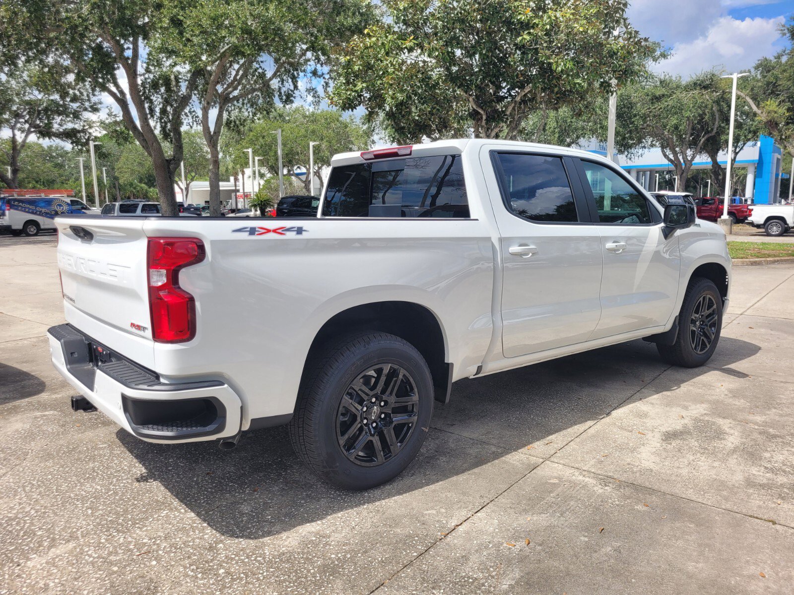 2025 Chevrolet Silverado 1500 RST photo 7
