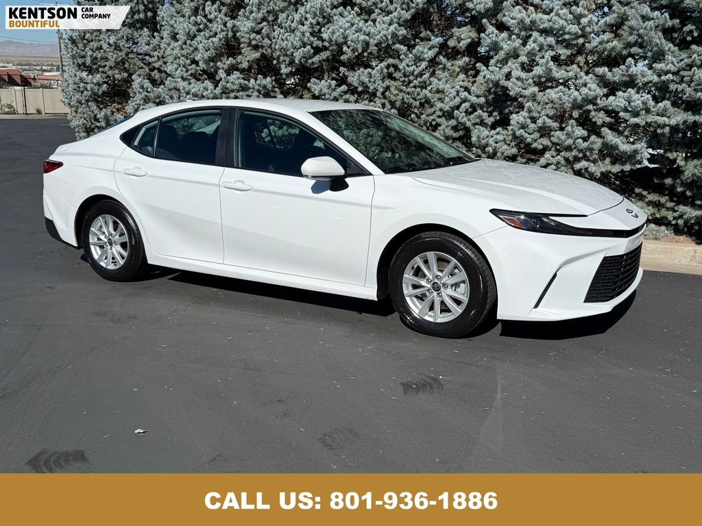 2025 Toyota Camry LE photo 11