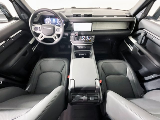 2024 Land Rover Defender 110 SE photo 8