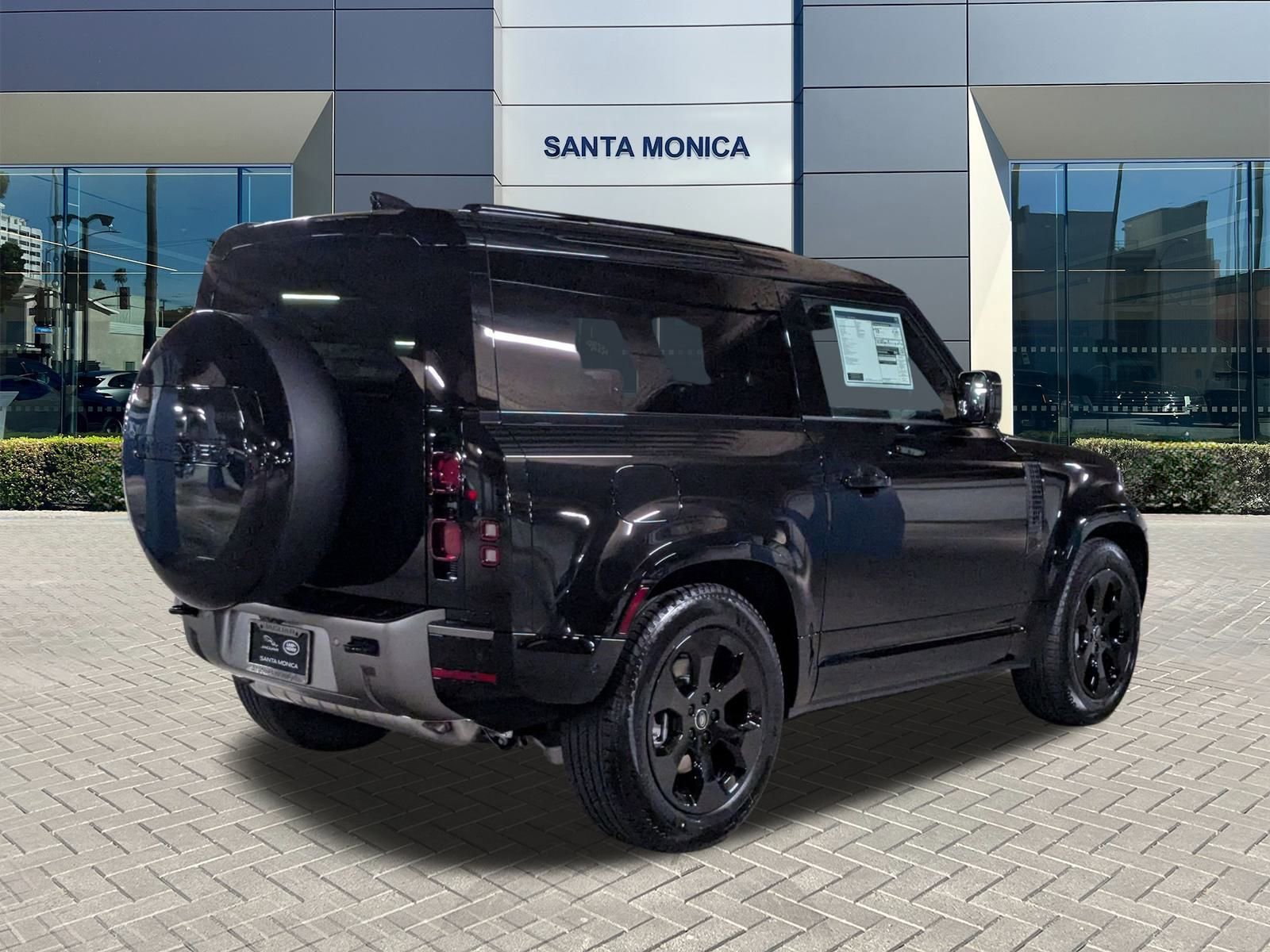 2025 Land Rover Defender 90 X-Dynamic SE photo 2