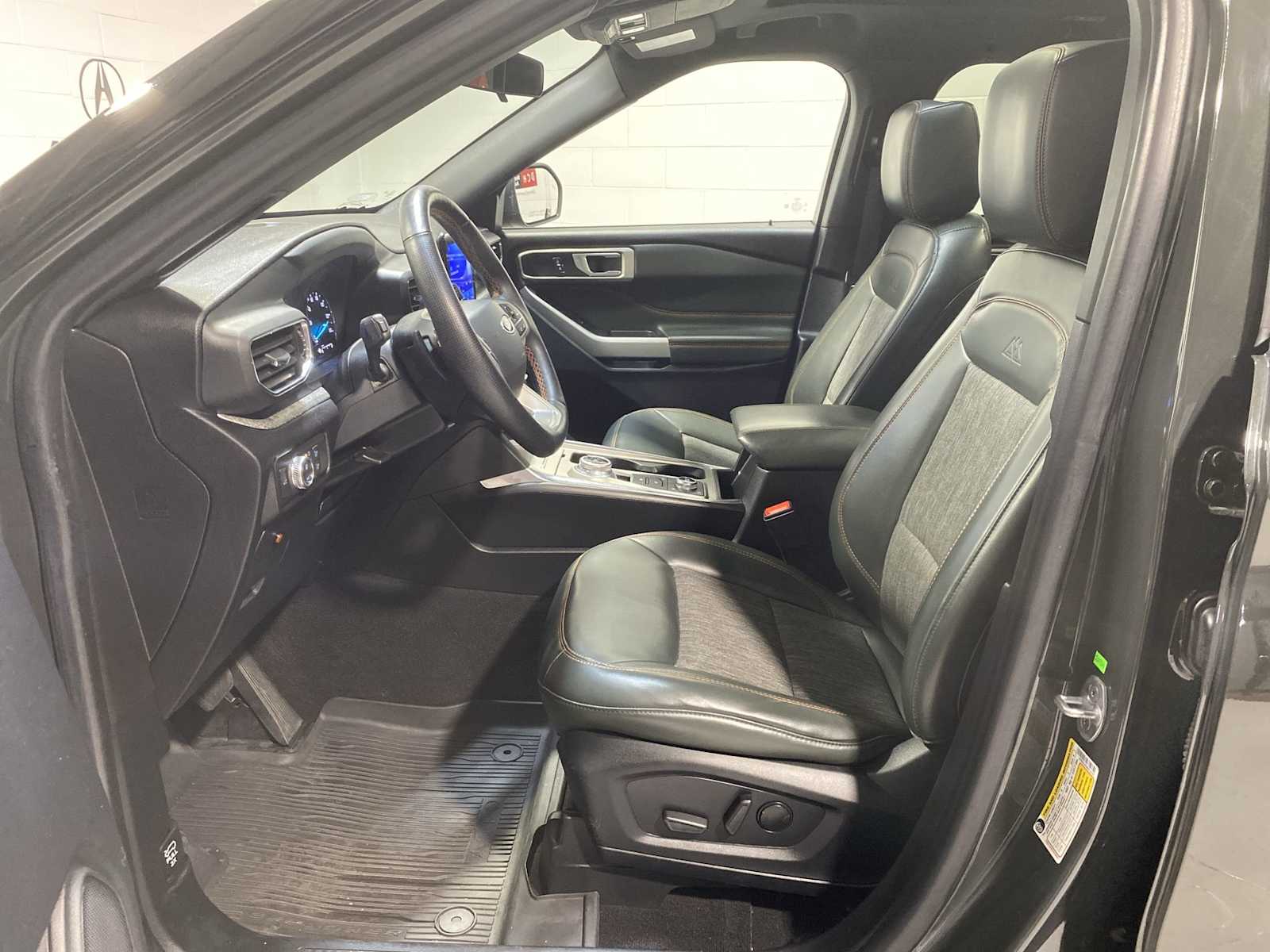 2021 Ford Explorer Timberline photo 2