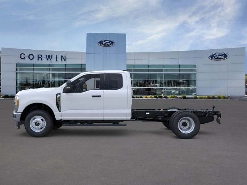2025 Ford F-350 XL photo 4