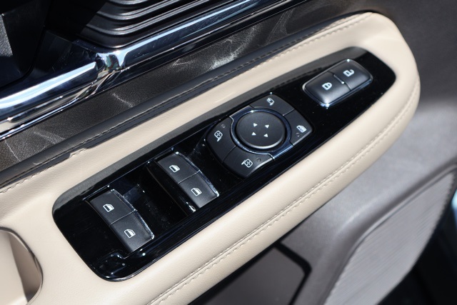 2022 Lincoln Corsair Standard photo 14